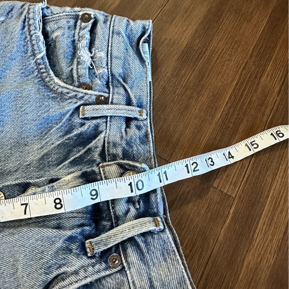 Parker Vintage Cut Off Short in Swapmeet
AGOLDE size 25 Aritzia 
Denim Jeans - Picture 8 of 9